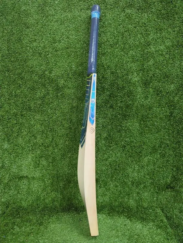 EM Nova Force Cricket Bat - Image 2